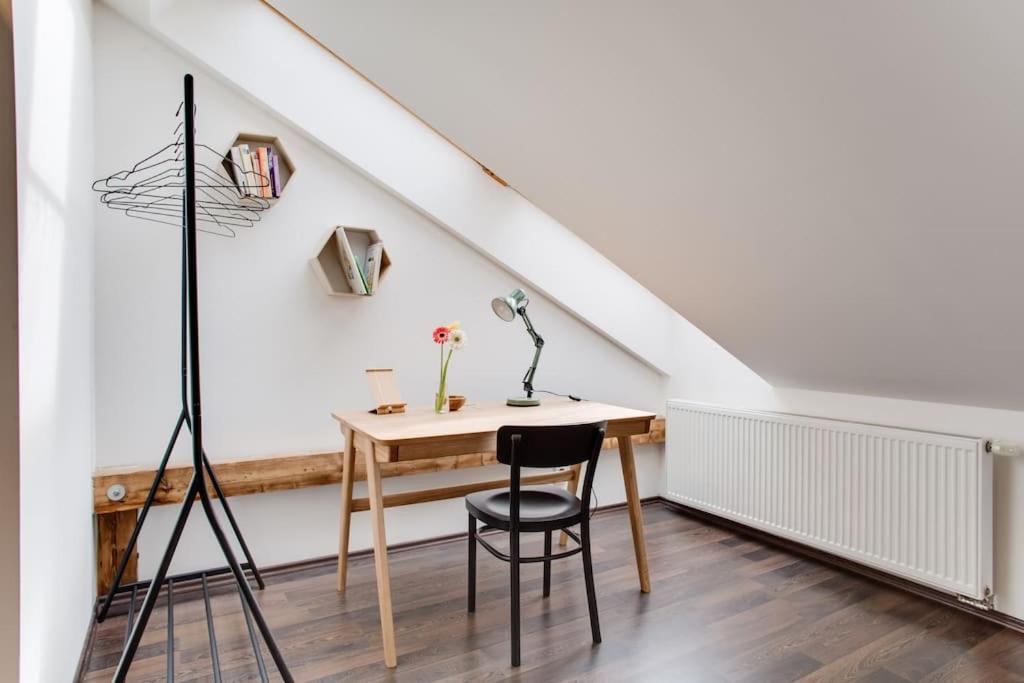Unique City Centre Duplex, Castle View, Roof Top Terrace * Praag