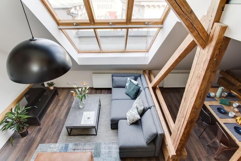 Unique City Centre Duplex, Castle View, Roof Top Terrace Prague