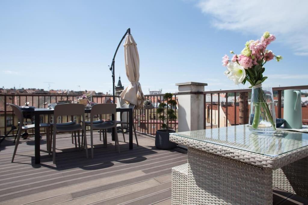 Unique City Centre Duplex, Castle View, Roof Top Terrace * Praha