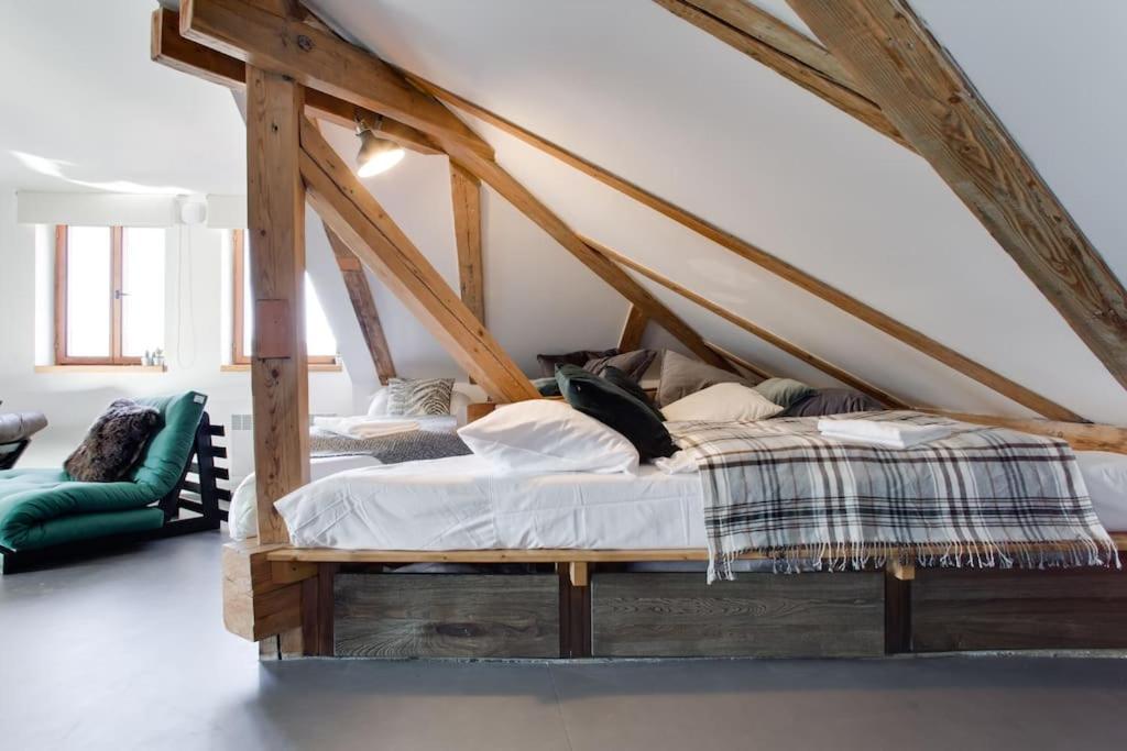 Unique City Centre Duplex, Castle View, Roof Top Terrace Apartmán Praha