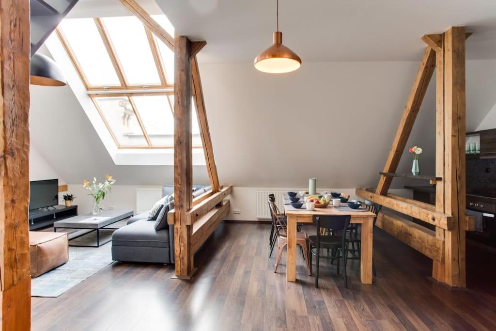 Apartmán Unique City Centre Duplex, Castle View, Roof Top Terrace Praha