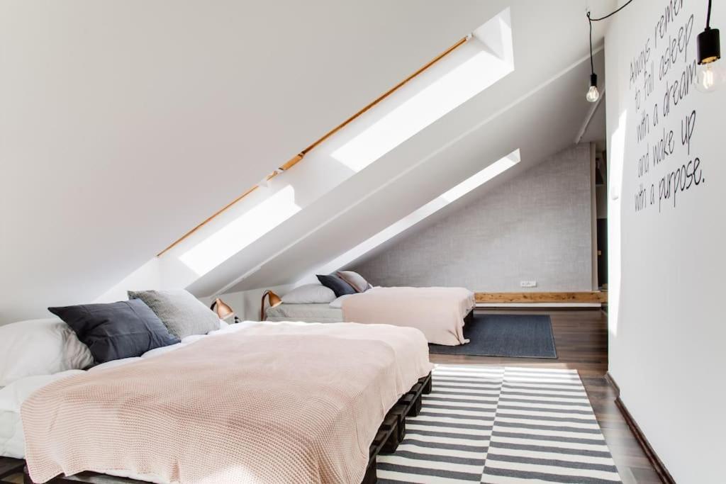 Unique City Centre Duplex, Castle View, Roof Top Terrace Apartmán Praha