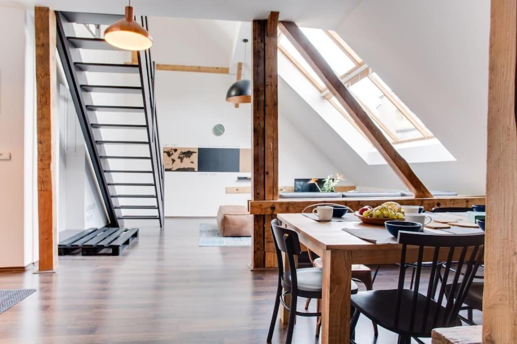Unique City Centre Duplex, Castle View, Roof Top Terrace Apartmán